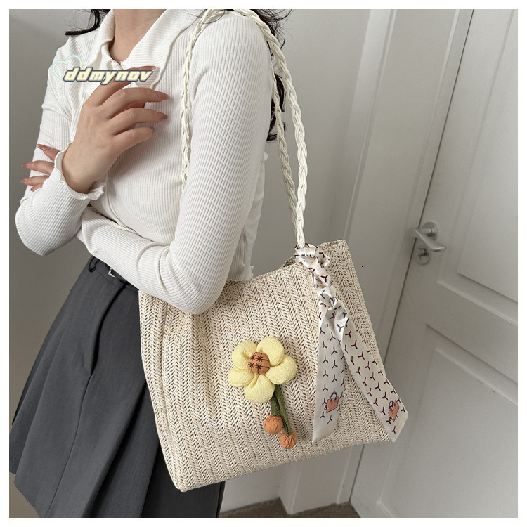 Niche Woven Bucket 2024 New Model Class and Commute, Large Capacity Vacation Shoulder Straw Bag for Women ddmynov