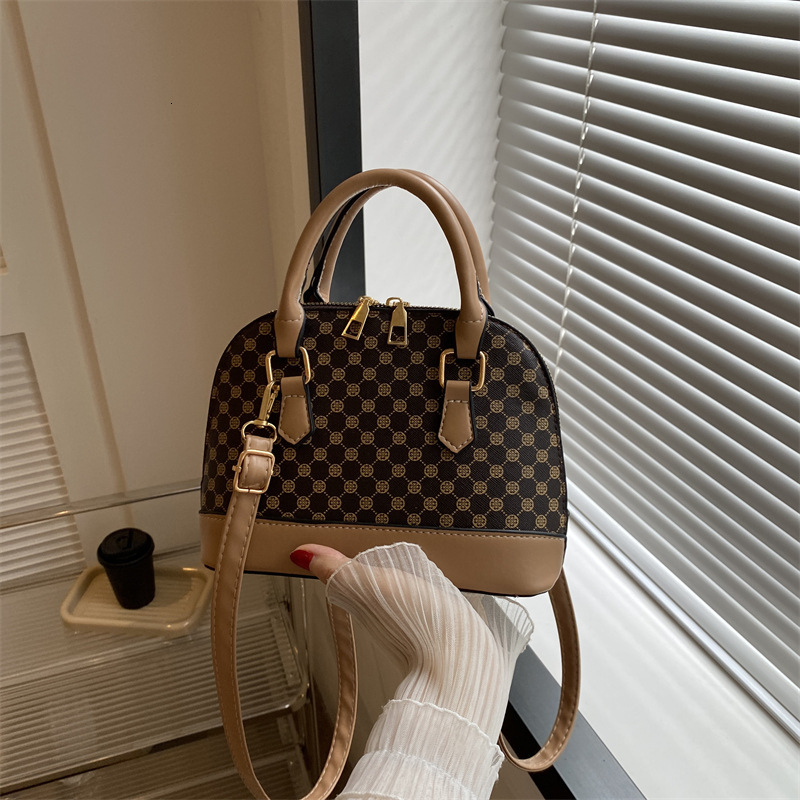 designer 2025 Summer New Fashion Vintage Floral Handbag Shoulder Crossbody Shell Bag Women's Bag Supports Wholesale and Mixed Orders