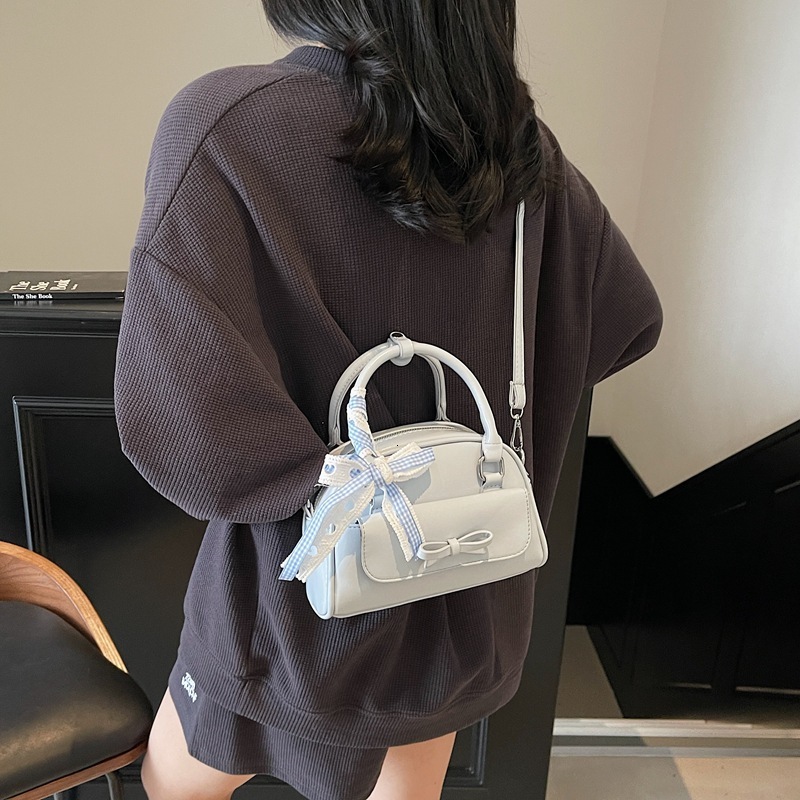 designer Underarm Bowling Bag for Women 2025 New Korean Style Simple Casual Large Capacity Pillow Bag Versatile Shoulder Bag