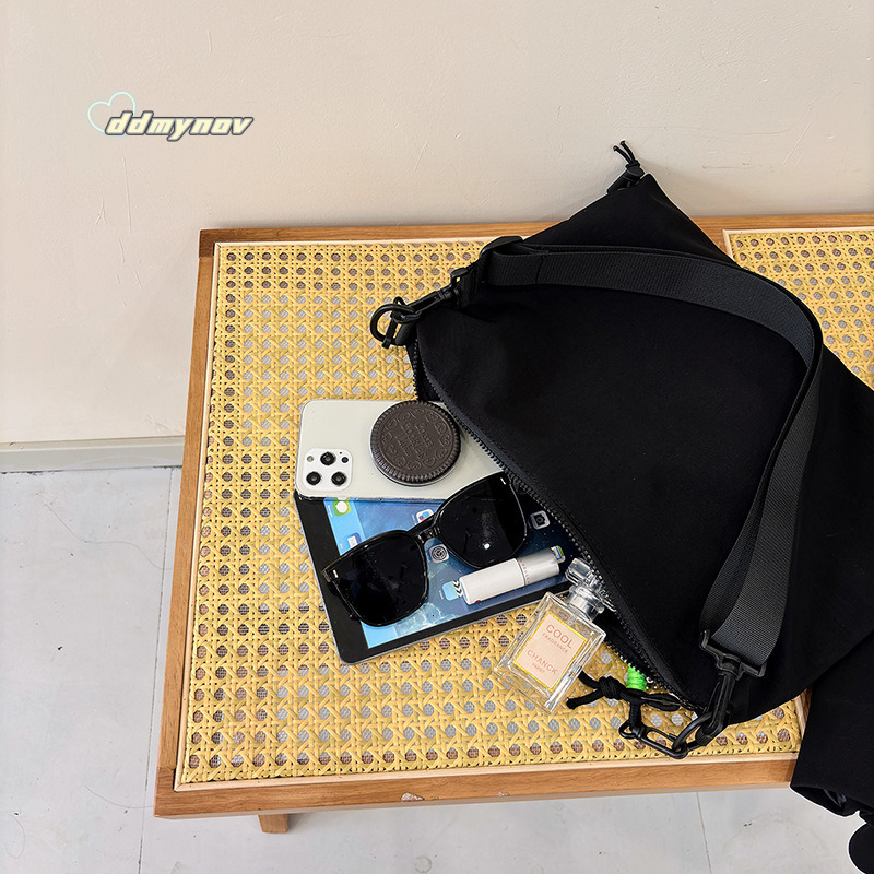 Dopamine Hot Girl Nylon Large Capacity Women Sweet Cool College Class Book Shoulder Crossbody Bag for Girls ddmynov