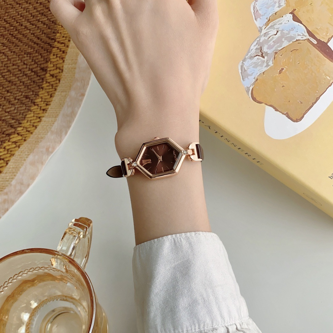 Sophisticated SUNLIFEX Unisex Mini Chronograph Wristwatch Combining Modern Aesthetics with Versatile Appeal
