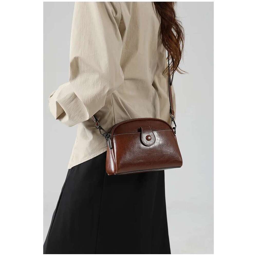 Designer Bags 2025 Women Cow Genuine Leather Messenger Bag Ladies Retro Versatile Shoulder Handbag Female Cowhide Phone Crossbody Bags Lady Purse Luxu