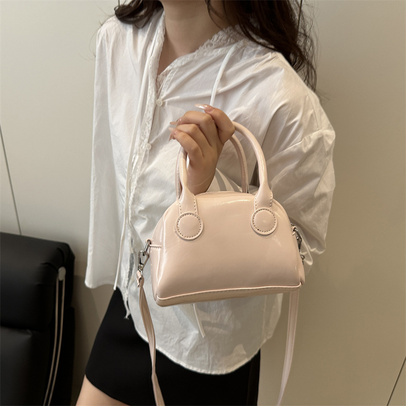 designer Vintage Handbag Niche Design Bag for Women 2025 New Fashion Casual Personality Stylish Texture Shoulder Shell Bag