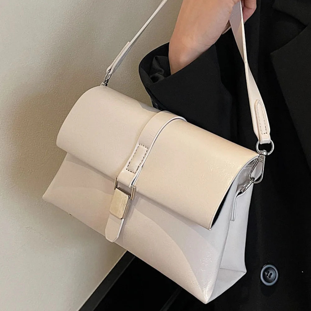 Korean Square Glossy PU Crossbody Bag for Women Delicate Light Buckle Zipper Versatile Shoulder Bags Daily Commute Packs 250605