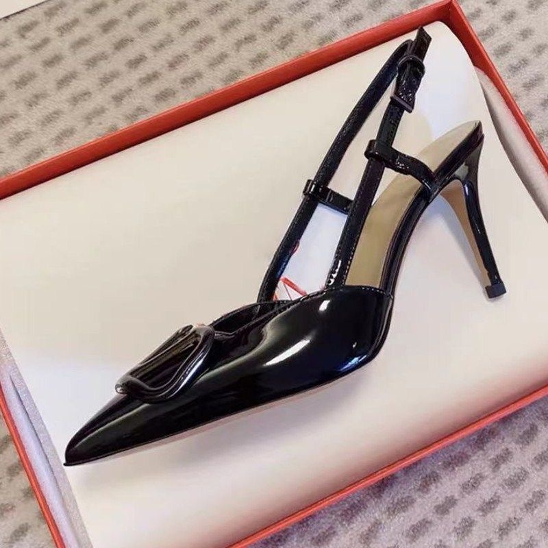Designers Luxury V Buckle Brand Genuine Leather Nude Black Shiny Thin Heel 6cm 8cm 10cm Red Wedding Shoes Women Sandals Designer High Heels Shoe Sandals