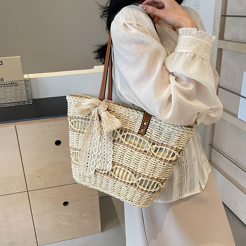 designer Large Capacity Straw Woven Bag for Women 2025 New Summer Fashion Basket Bag Beach Woven Shoulder Tote Bag