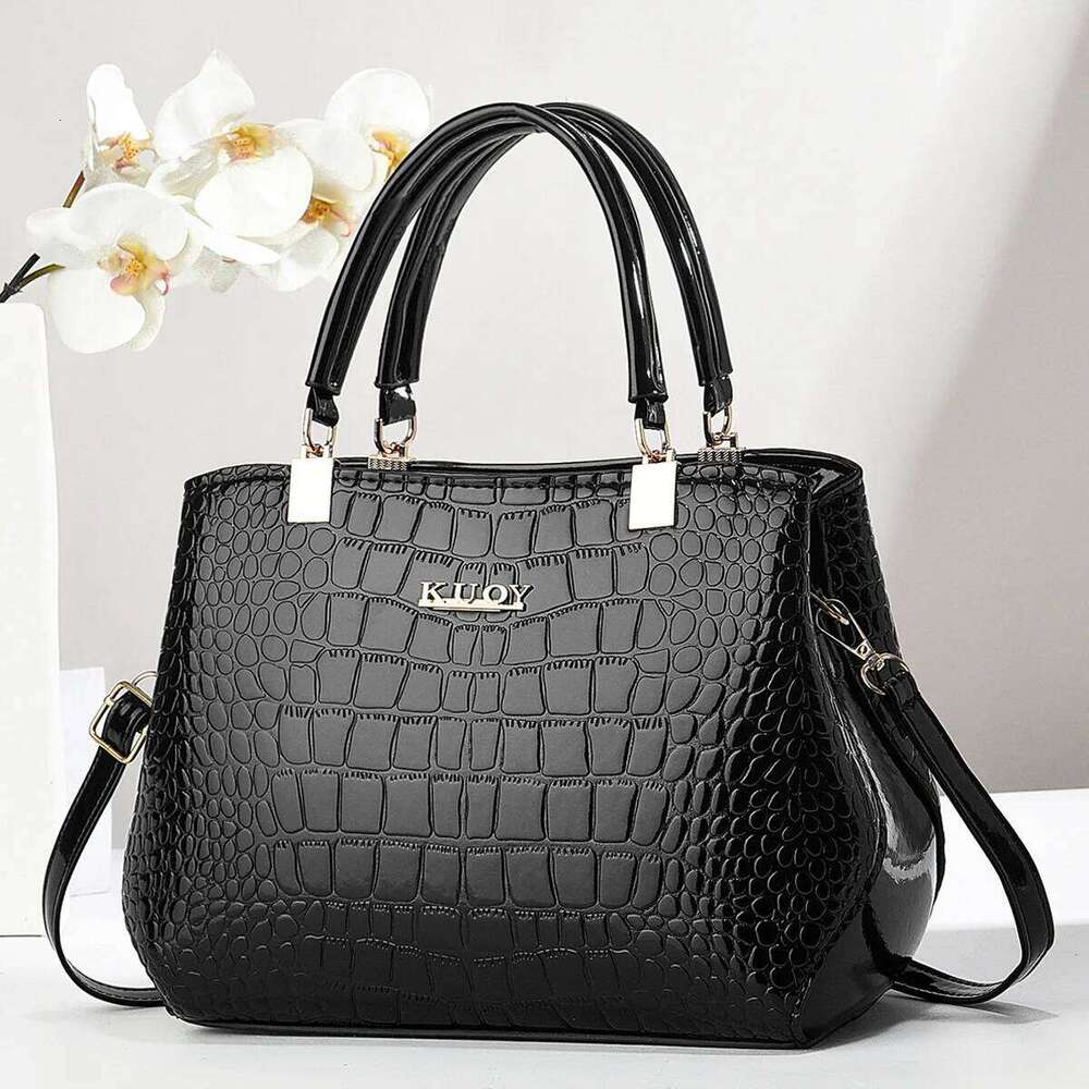 Women's Fashion Bright Leather Crocodile Pattern Handbag Atmospheric Texture Simple And Versatile Shoulder Messenger Bag
