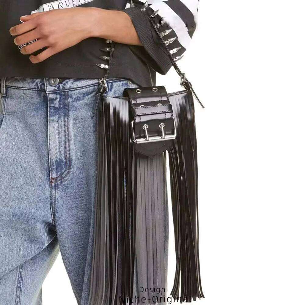 Annmouler Designer Small Handbag For Women Streetwear Shoulder Bag With Long Tassel Fashion Rivet Purses