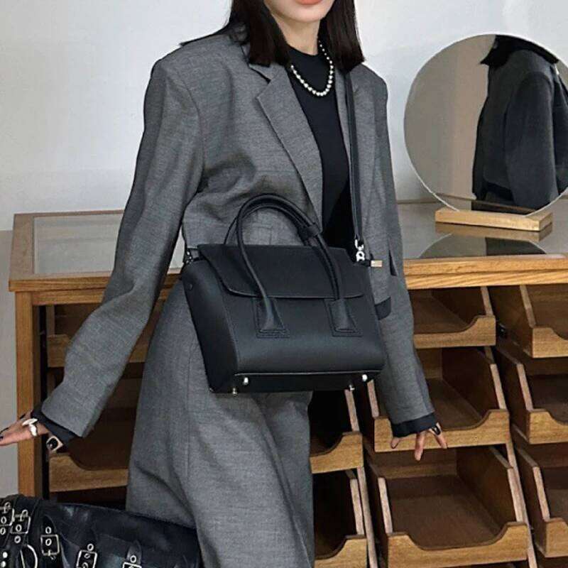 Designer Bags 2025 Women Cow Genuine Leather Shoulder Bag Female Soft Natural Cowhide Durable Handbags Ladies Retro Fashion Crossbody Bags For Lady Lu