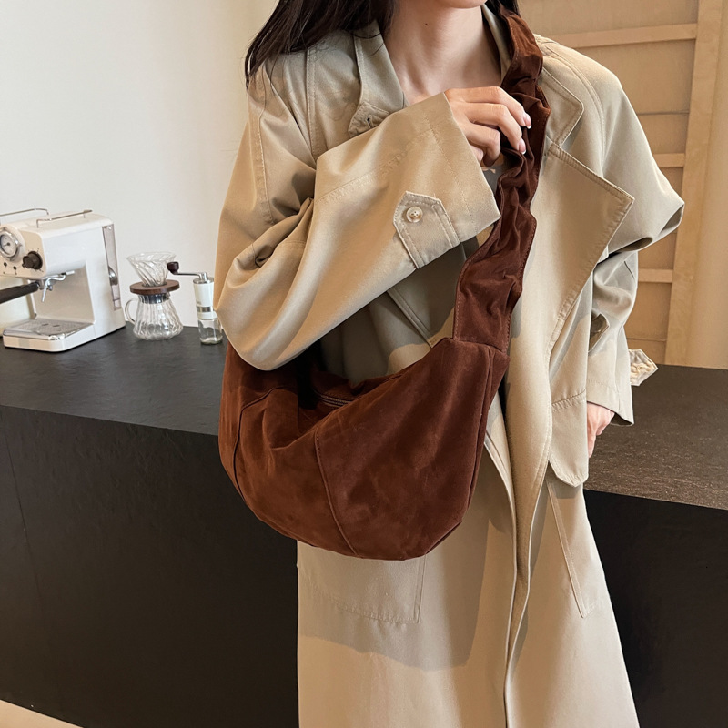designer Vintage Crossbody Bag for Women Versatile 2025 Autumn New Pleated Drawstring Tote Bag Large Capacity High-end Shoulder Bag