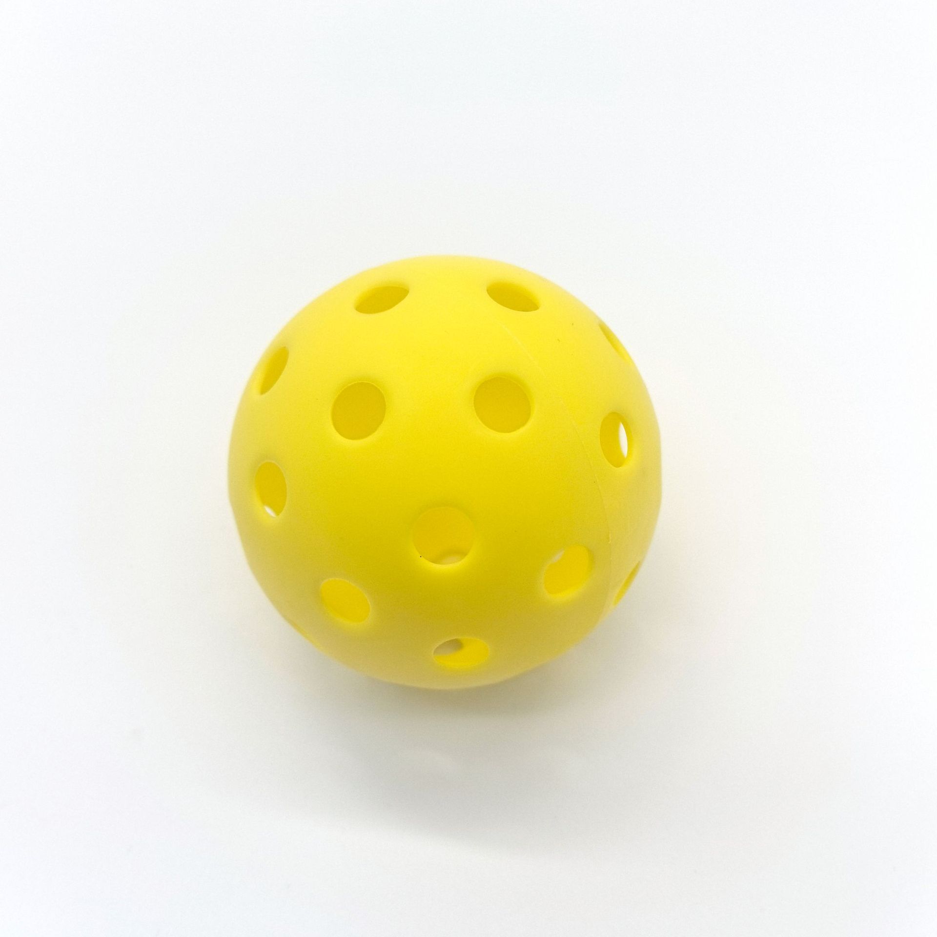 Picklebal30 Bulk Resistant Pickle Ball Injection Molding TPE74MM Superhard Rotational Molded Ball Hole Ball
