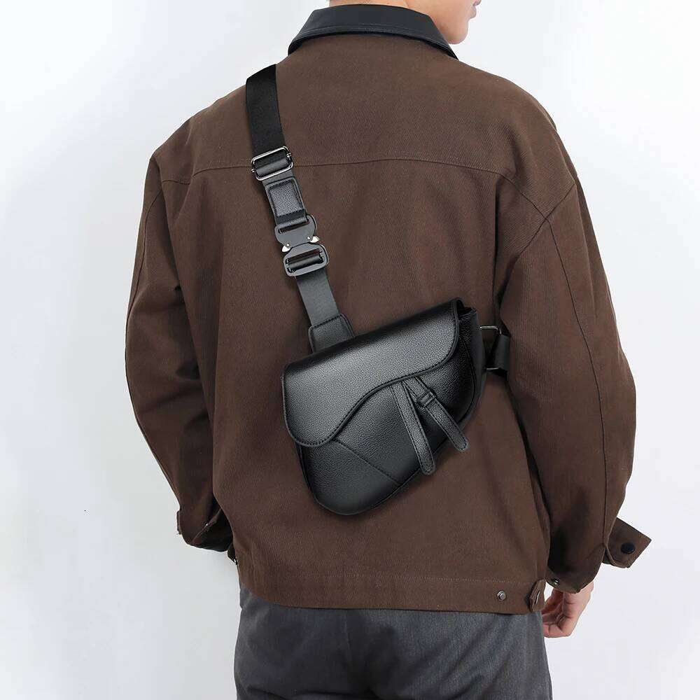 Men's solid color PU leather saddle shoulder crossbody bags chest bolsos para hombre sacoches hommes bag for man