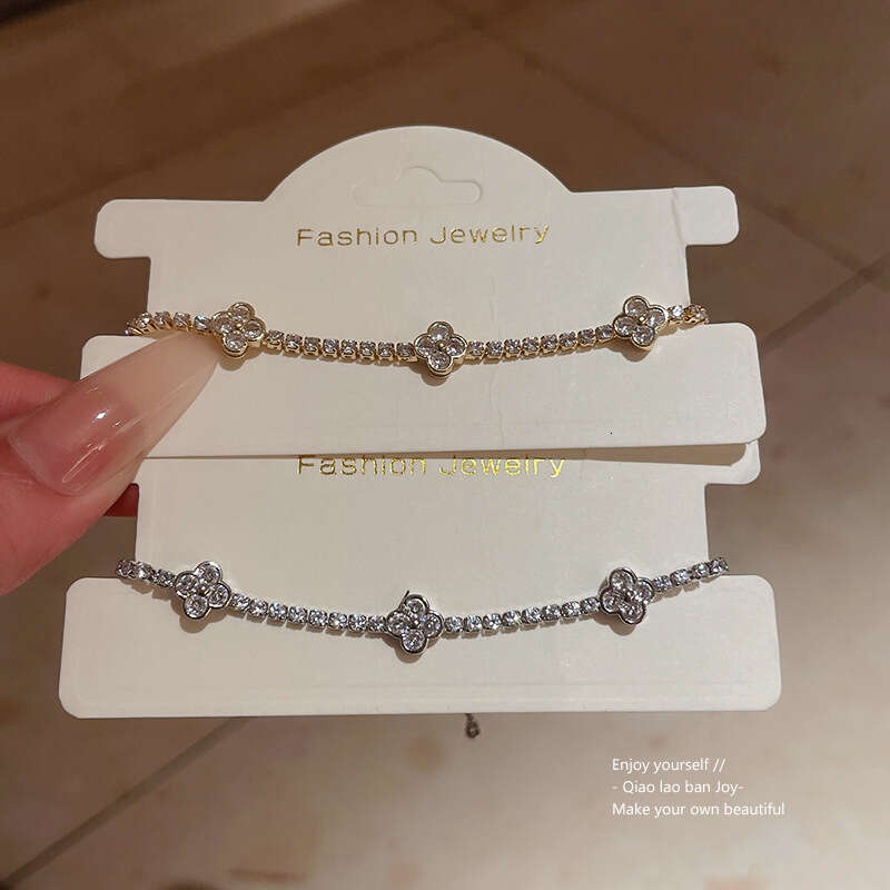 Luxury jewelry designer bracelet clover Light Style Zircon Flower Bracelet Fashion High-end Sweet Hand Ring Internet Celebrity Commuting Jewelry for W