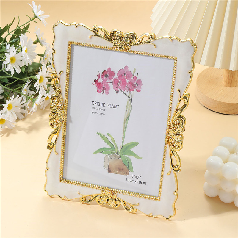Beige crystal gel photo frame can store 7-inch photos for decorating rooms, Halloween decorations, Christmas decorations H260306