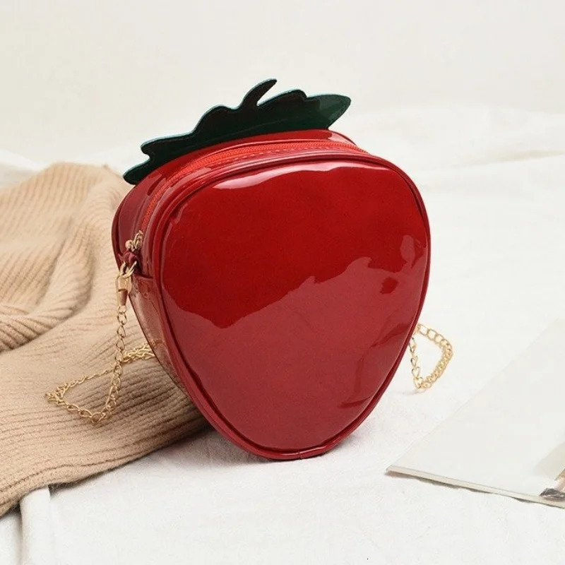 Womens Cute Patent Leather Summer Strawberry Shape Chain Bag Creative Fruit Girl Shoulder Crossbody Bag 250605