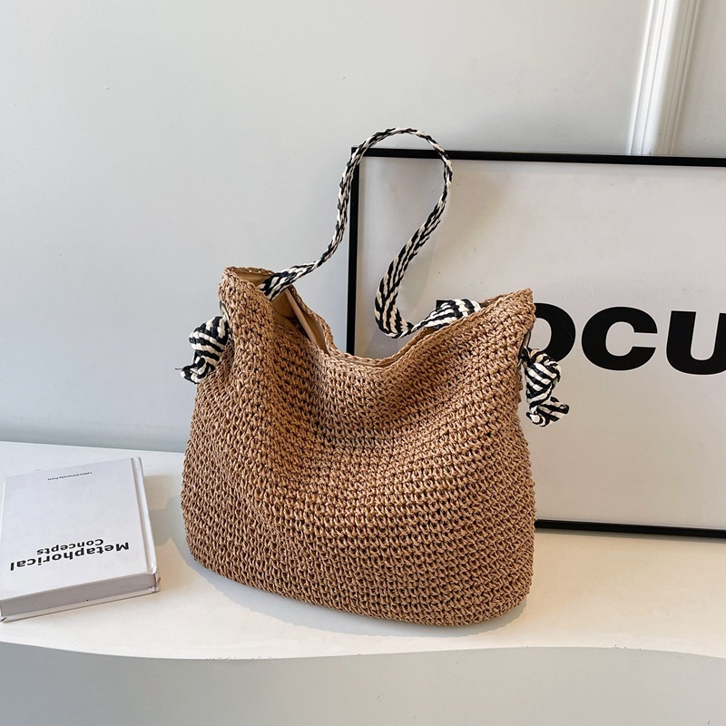 designer Summer Large Capacity Straw Woven Bag for Women 2025 New Beach Vacation Shoulder Bag Commuter Tote Bucket Bag
