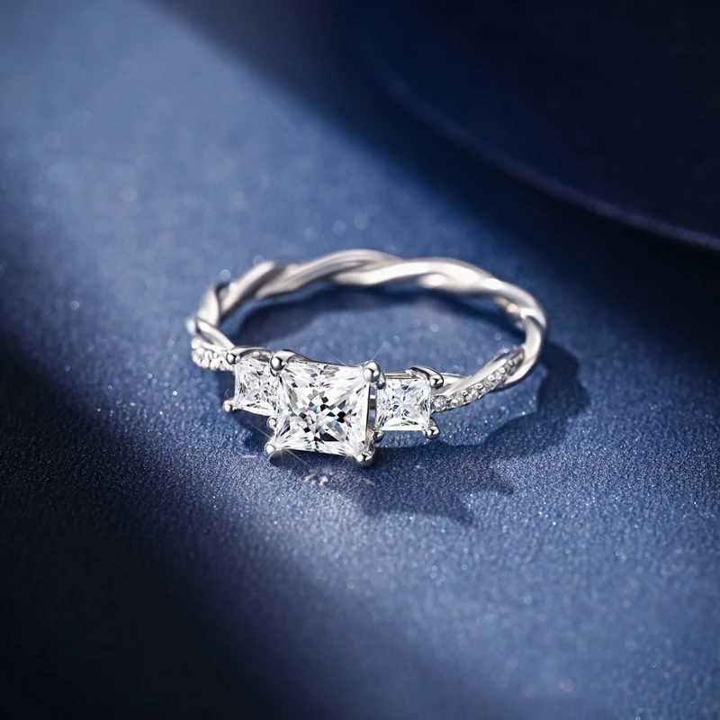 925 Sterling Silver Rings Moissanite Diamond Sparkling Popular LOVE Wedding Ring Certified Women Engagement Jewelry Anniversary W250606