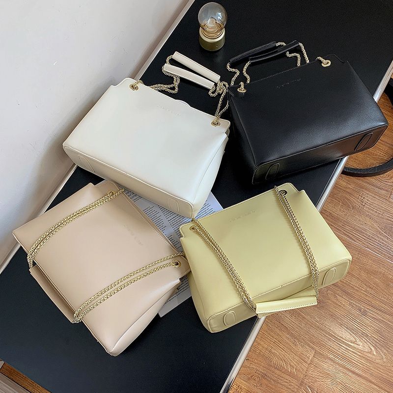 2025 new spring summer women's bag French niche bag texture large capacity fashionable single shoulder chain New women's crossbody bag desig