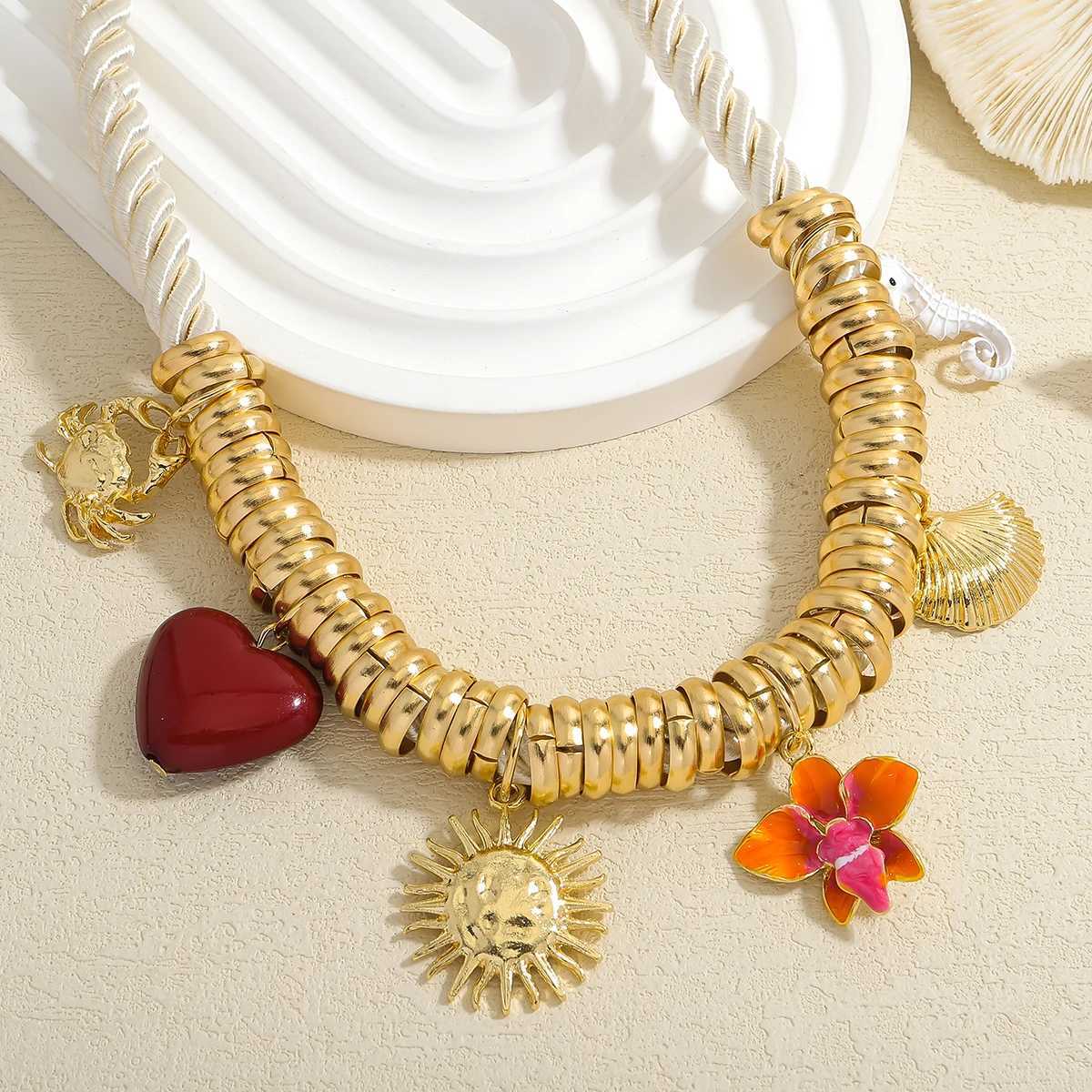 ZAA Vintage Charm Cord Necklace For Women Golden Ocean Animal Pendant Metal Shim Rope Chain Jewelry Summer Holiday Wearing Gift Y250605