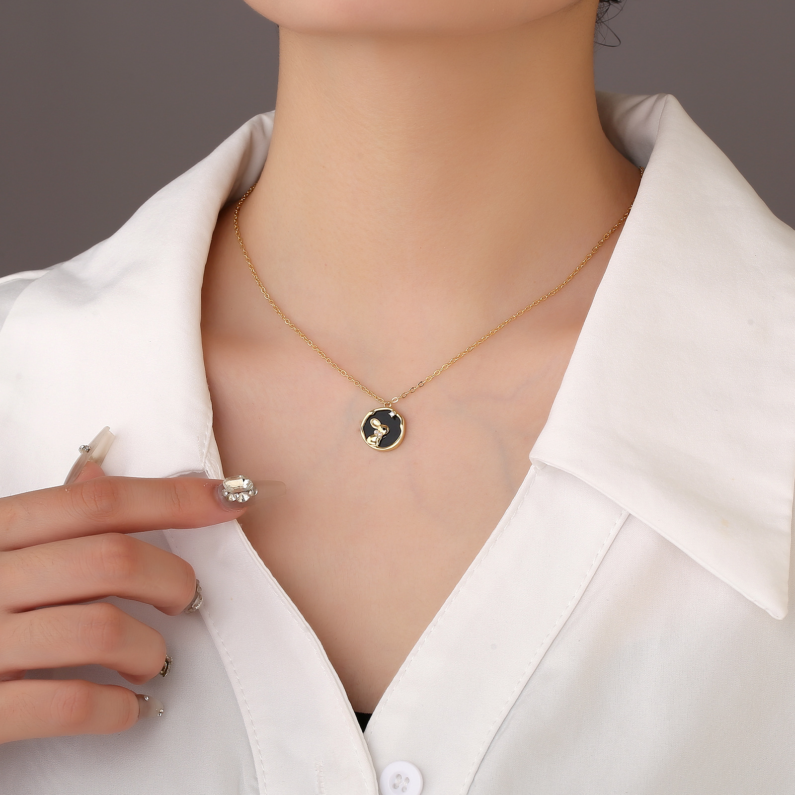 Free shipping Lovely rabbit see the moon designer necklace choker for women gold round retro vintage black cz zircon chokers necklaces jewelry Free sh