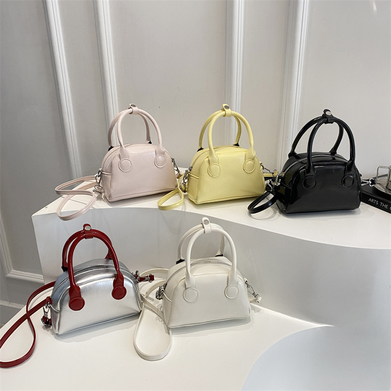 designer Vintage Handbag Niche Design Bag for Women 2025 New Fashion Casual Personality Stylish Texture Shoulder Shell Bag