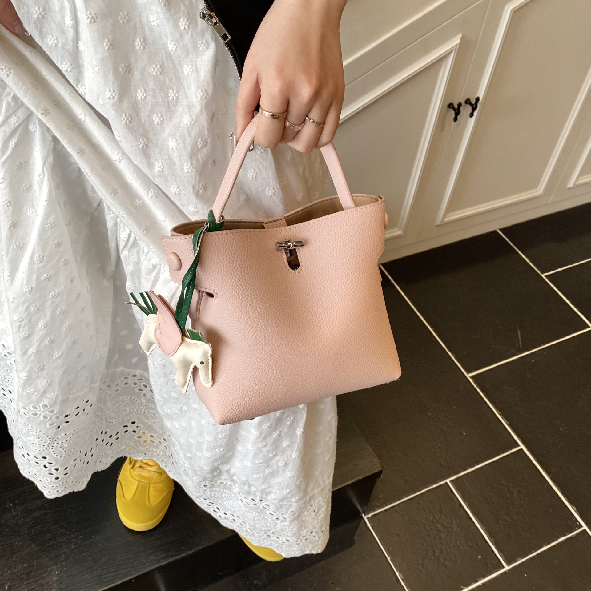 designer Minimalist Casual Lychee Texture Handbag for Women 2025 New Versatile Fashion Crossbody Bag High-end Buc