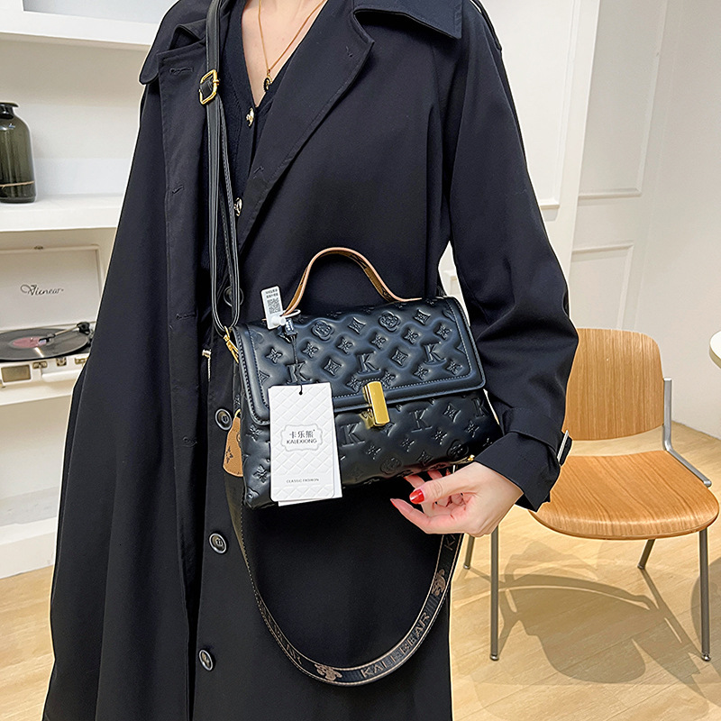 Free Shipping Designer Bag Niche Design Temperament Handbag 2025New Trendy And Versatile Texture Indentation Crossbody Large Capacity Women's Bag