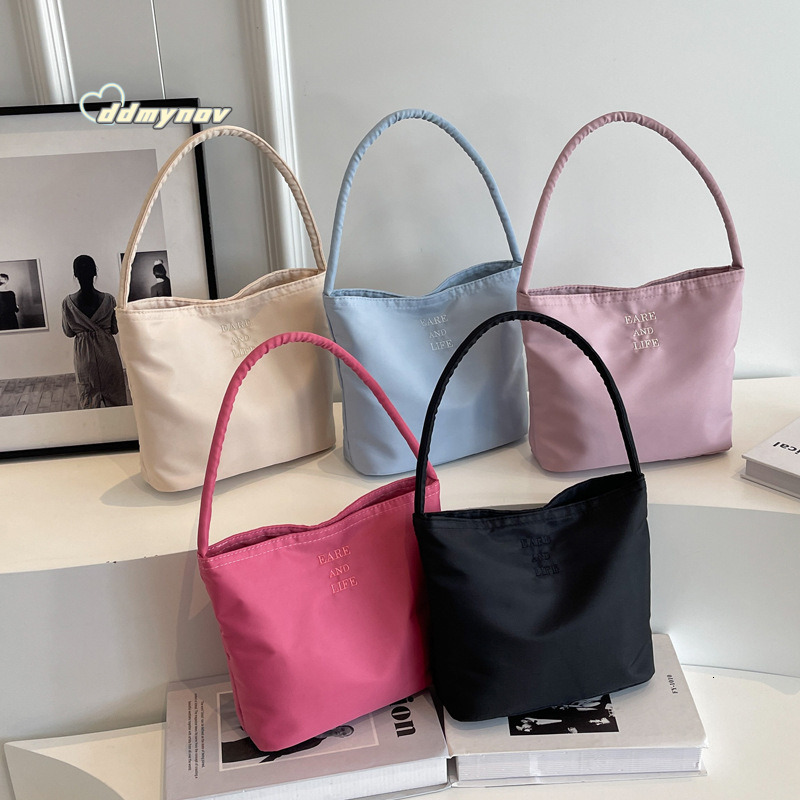 Korean Handheld Nylon for Women Summer 2023 New Trendy Embroidered Underarm Versatile Shoulder Bucket Bag ddmynov