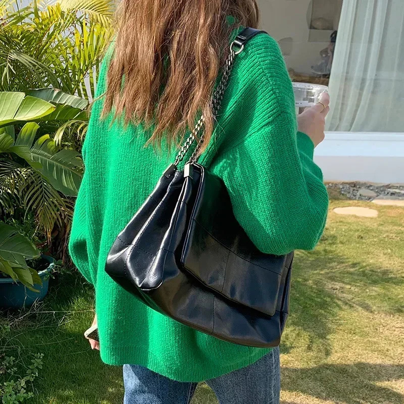 Large Capacity Commuting Bag Spring/Summer Womens Chain Tote Bag High-End and Fashionable Single Shoulder Underarm Bag 250605