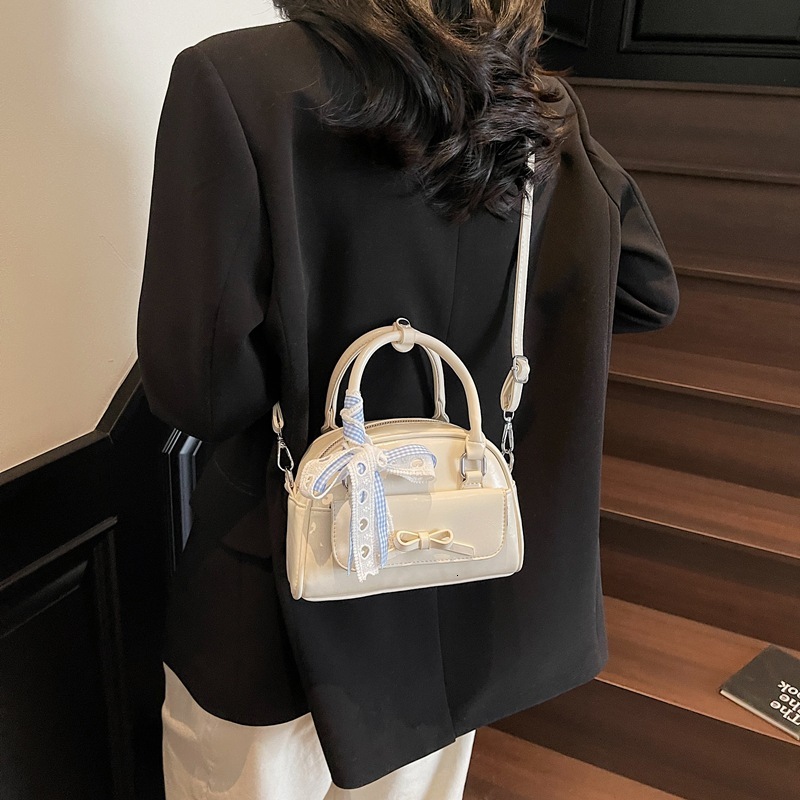 designer Underarm Bowling Bag for Women 2025 New Korean Style Simple Casual Large Capacity Pillow Bag Versatile Shoulder Bag