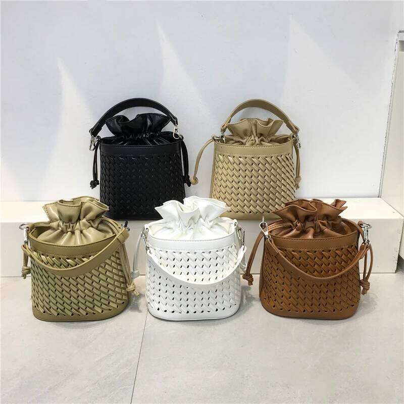 Women's New 2025 Messenger Handbag Shoulder Hollow Woven Bag Summer Bucket Casual Inner Fabric Shopping Bag
