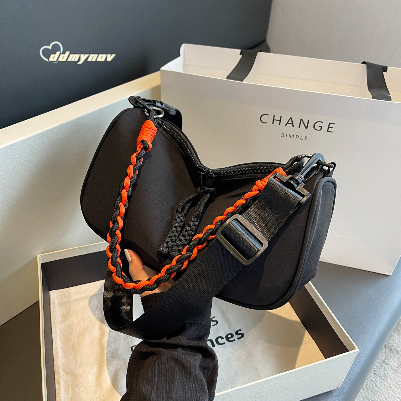 25 New Nylon Tote for Women, Large Capacity, Fashionable and Simple Shoulder Bag, Elegant Commuter Daily Versatile Crossbody Bag ddmynov