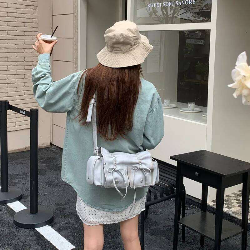 Celebrity's Same Wasteland Style Dark Versatile Pleated Drawstring Handbag 2024 New Shoulder Crossbody Women's Bag