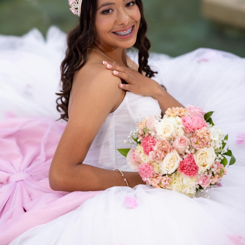 White Quinceanera Dresses Ball Gown Off The Shoulder Applique Flower Beads Tiered Tull Sweet 16 Dress Vestidos 15 De Anos