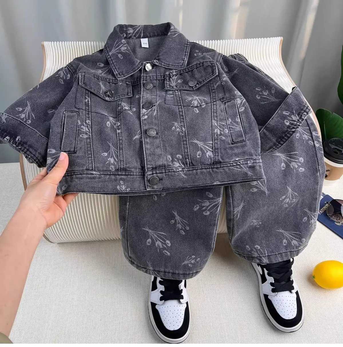 Boys Denim Suit Spring Autumn New Style Childrens Fashionable Casual Denim Jacket Pants Two-piece Set R250606