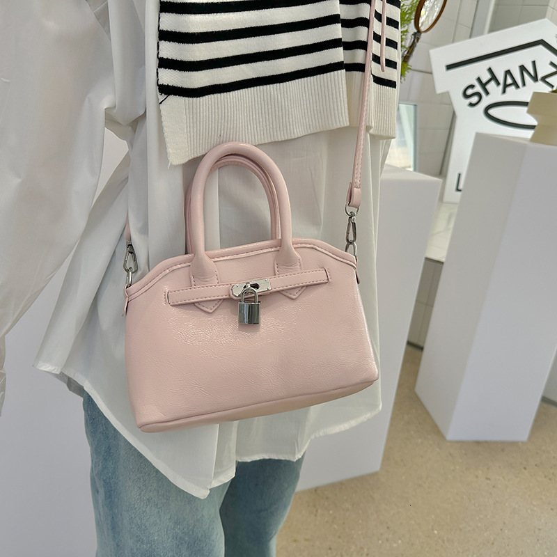 Top brand high-quality new free designer bag cross-border 2025 new fashionable handbag shell niche fabric single shoulder crossbody bag brand new free