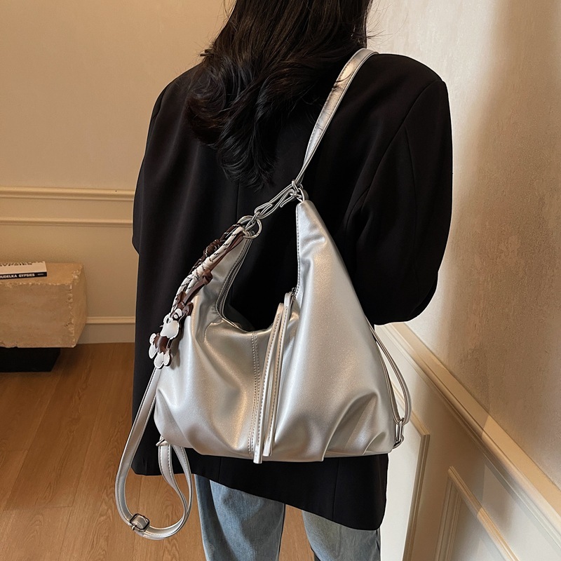 designer Niche Pleated Stylish Tote Bag for Women 2025 New Large Capacity Shoulder Crossbody Tote Bag Commuter Backpack