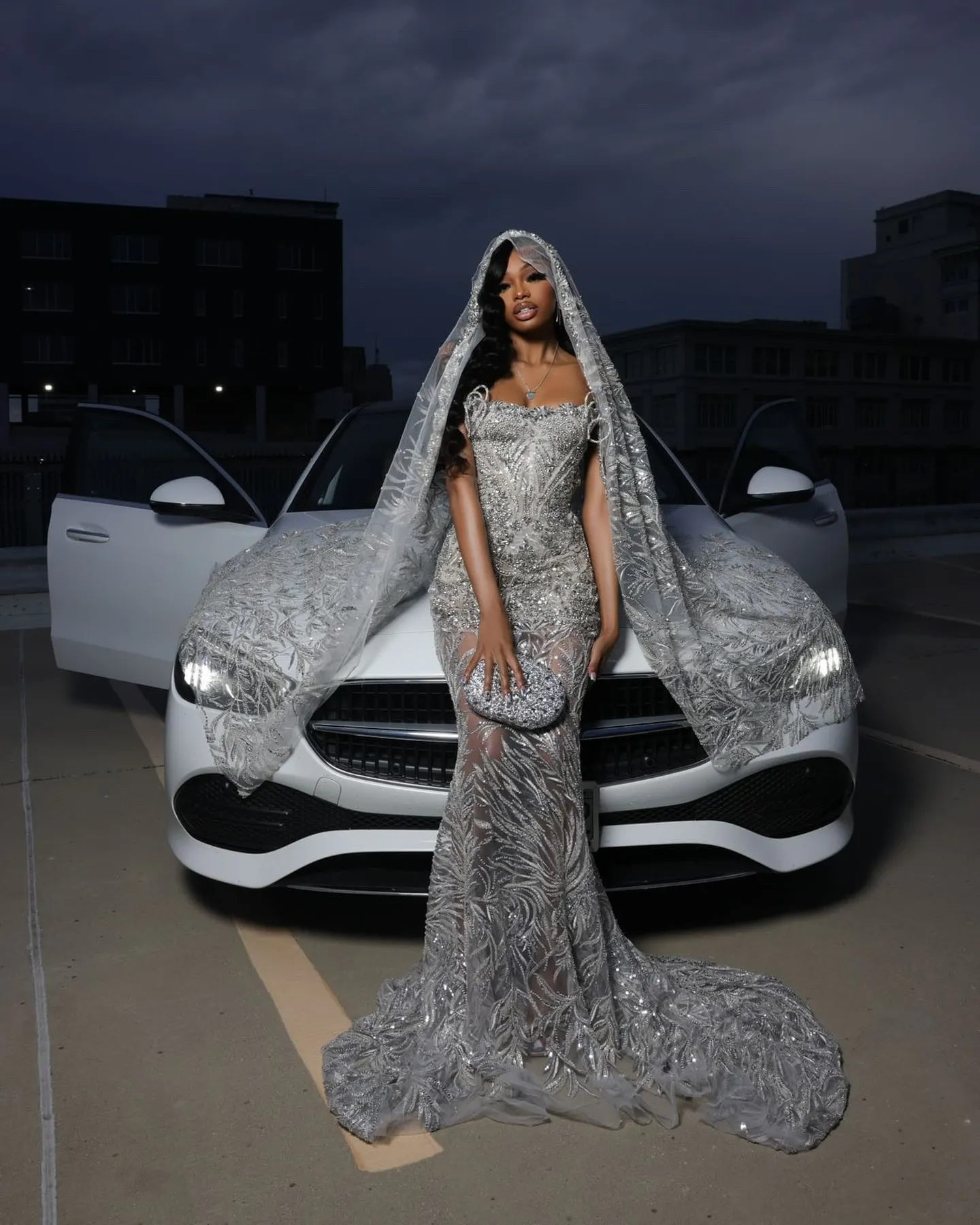 Glitter Beaded Sequined Wedding Dress Sparkly Lace Strapless Mermaid Bridal Gown With Veil Sleeveless Bride Dresses Customized