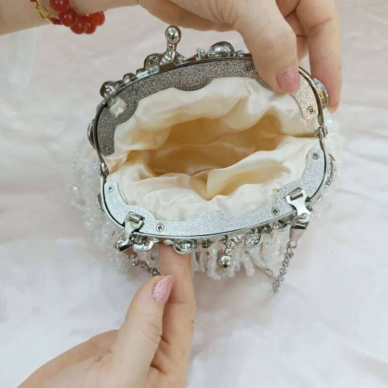 Elegant Bride Bags Vintage Tassel Silk Satin Beading Embroidered Handbag White Evening Bag Sac A Main Femme Retro Purses