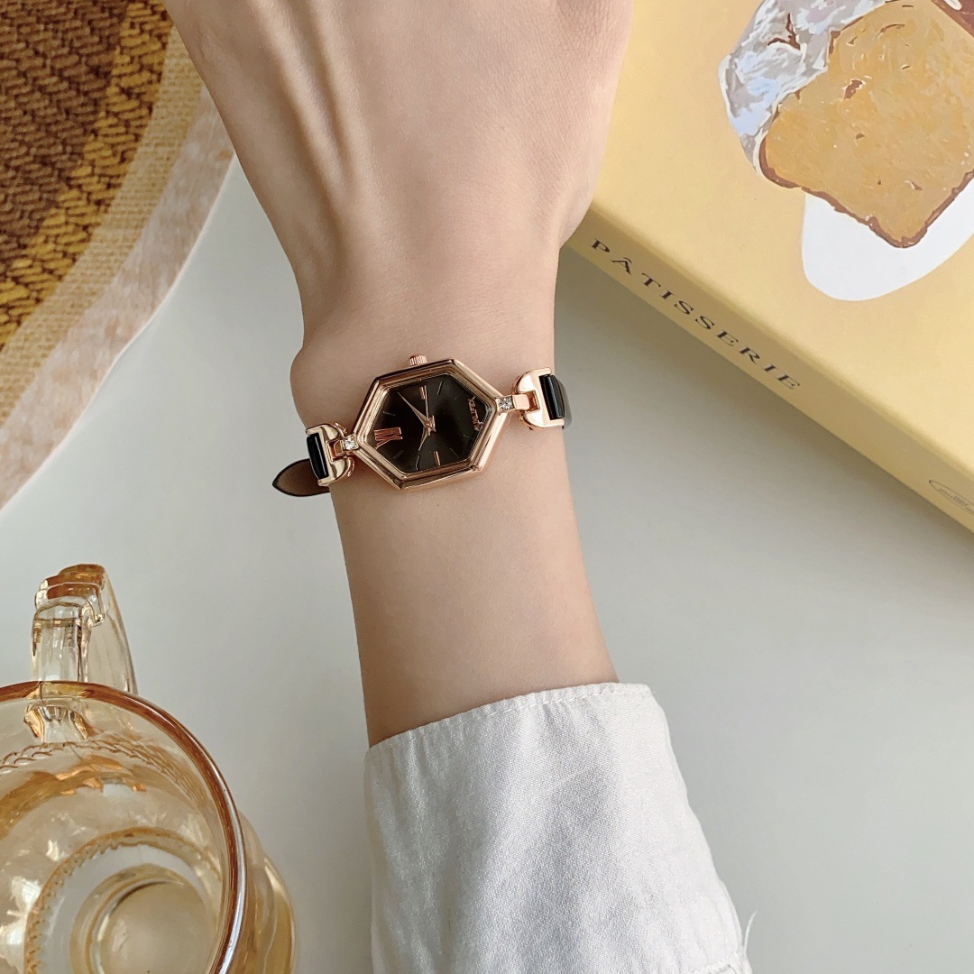 Sophisticated SUNLIFEX Unisex Mini Chronograph Wristwatch Combining Modern Aesthetics with Versatile Appeal