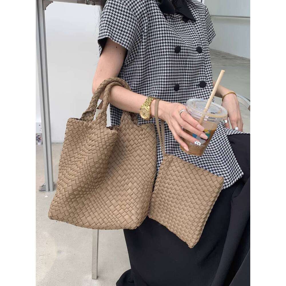 Niche Handwoven Large Capacity Tote Simple Handbag Versatile Mother Daughter Shoulder Bag