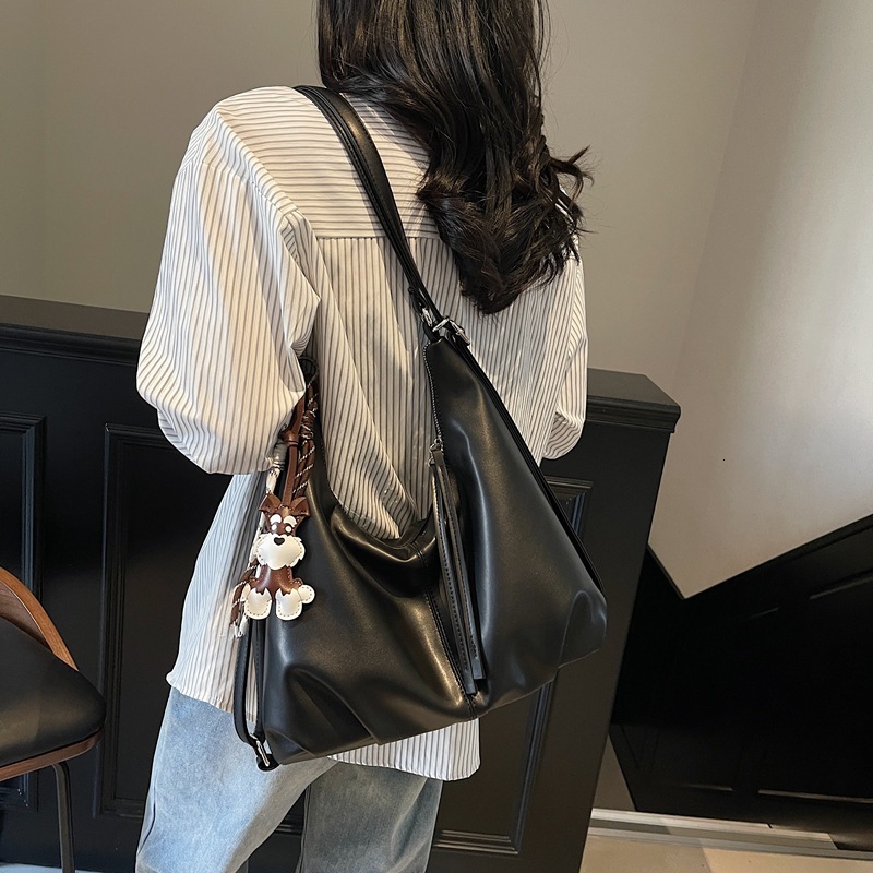 designer Niche Pleated Stylish Tote Bag for Women 2025 New Large Capacity Shoulder Crossbody Tote Bag Commuter Backpack
