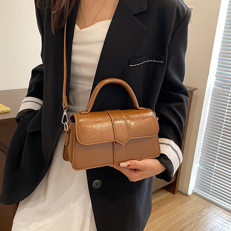 designer High-end Niche Design Bag for Women 2025 New Autumn Shoulder Crossbody Bag Versatile Retro Handbag Small Square Bag