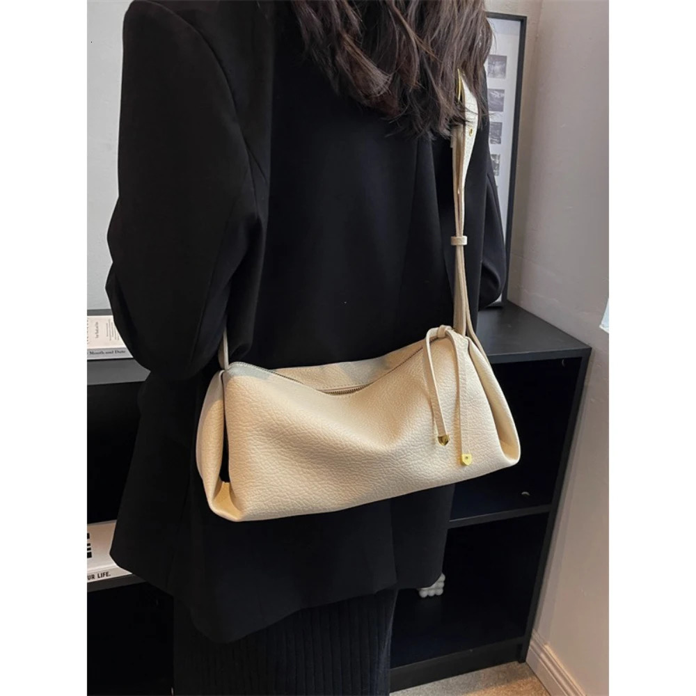 Crossbody Bag Light Solid Color High-Grade Large Capacity Packs Female Soft Zipper Chic Messenger Bags 250605