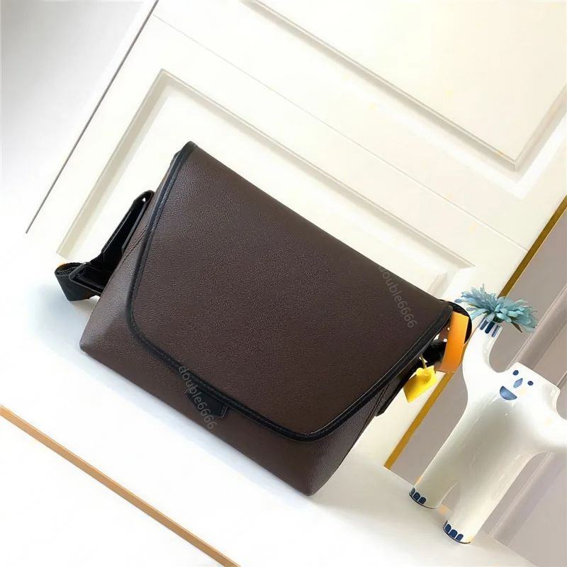 Men Fashion Casual Designe Luxury MAGNETIC Cross body Messenger Bag Shoulder Bags Quality TOP Handbag Purse Pouch postman bag Flip bag chest bag work bag