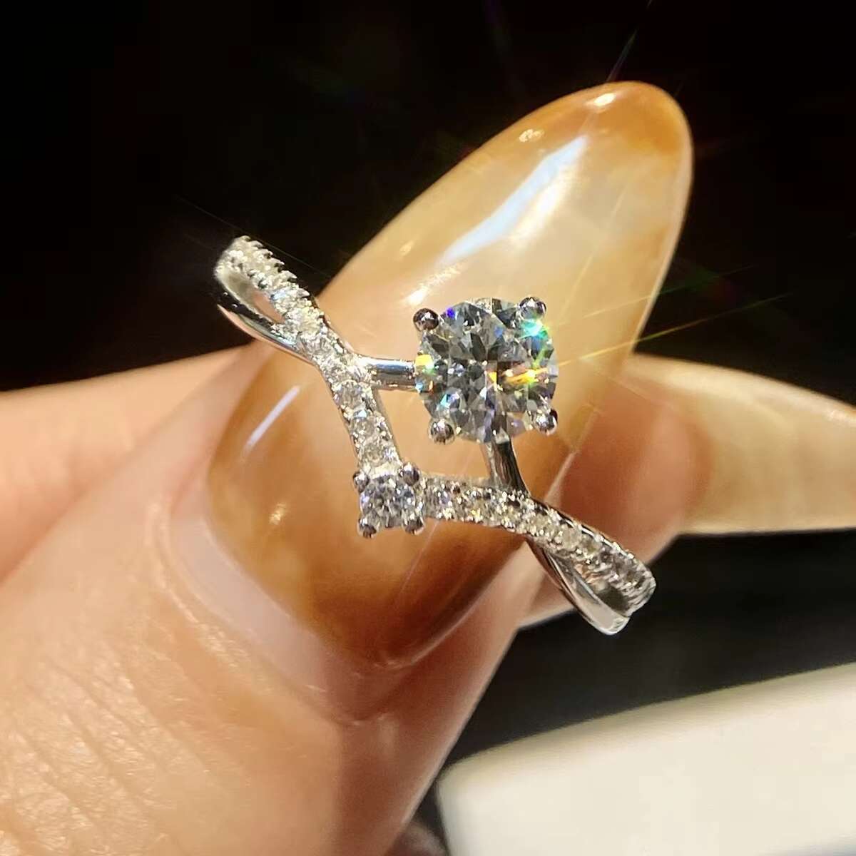 Fine Jewelry Rings Gra Diamond Moissanite 2 Row V-Shape 925 Sterling Silver for Women Engagement