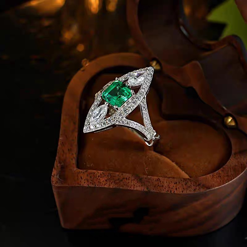 2025 Choucong Pagoda Cut Emerlad Stunning Luxury Jewelry Genuine 100% 925 Sterling Silver White Lab Moissanite Diamond Eternity Women Wedding Band Rin