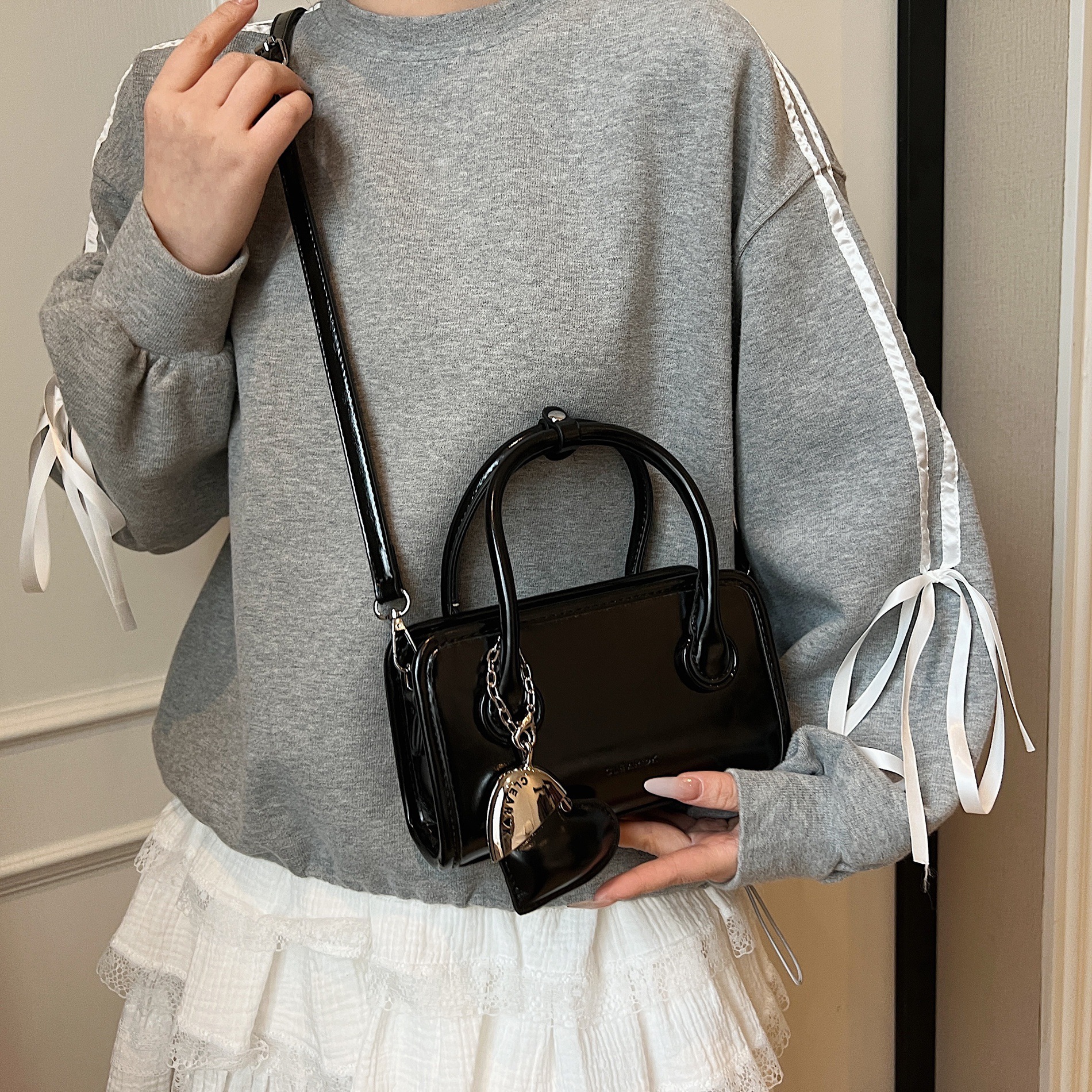 designer Korean Style Niche Design Retro High-Quality Texture New Single Shoulder Bag for Women Commuting Versatile Large Capacity Boston Bag