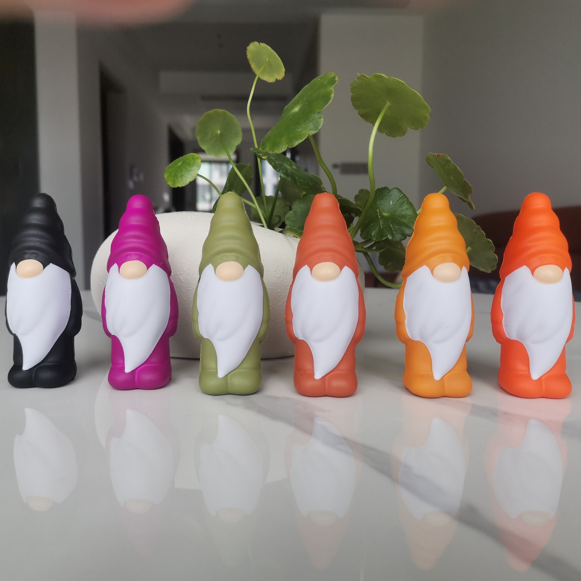 Explosive hot slow rebound dwarfs can be pinched pressure relief novelty toys decorative ornaments