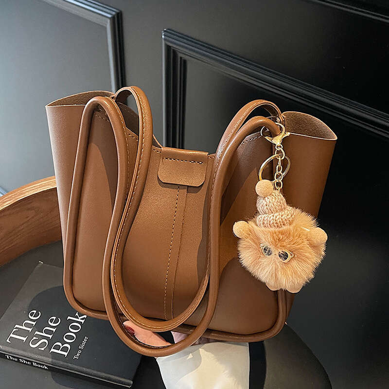 Large Capacity Bucket for Women 2025 Spring New Shoulder Textured Niche Simple Underarm Bag Trendy